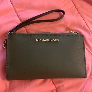 Micheal Kors Wallet Wristlet
